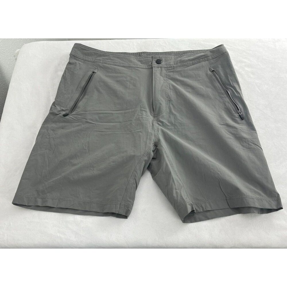 Mack Weldon Mens 4-Way Athletic Shorts Size Large Gray Zip-Pockets Stretch